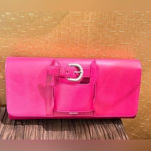 LA PARISIENNE 💕Glove Clutch